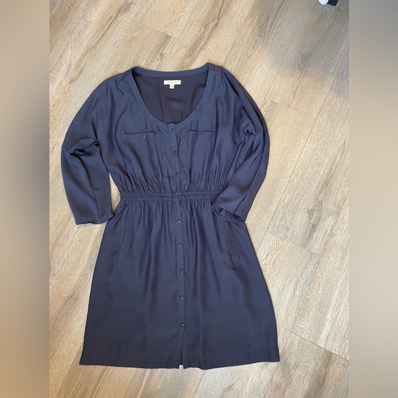 Navy waist fitting lightweight dress - Picture 2 of 3